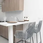 Apartment Near The Sea And The Historic Center